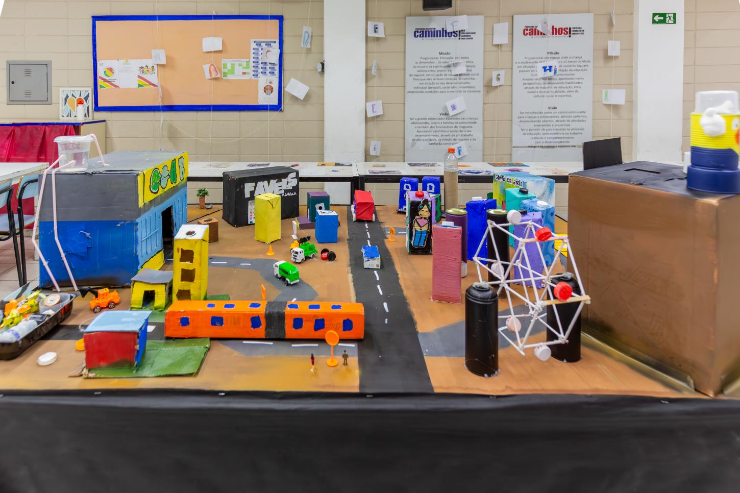 Alunos do CCA Santa Cruz tem exposição este mês