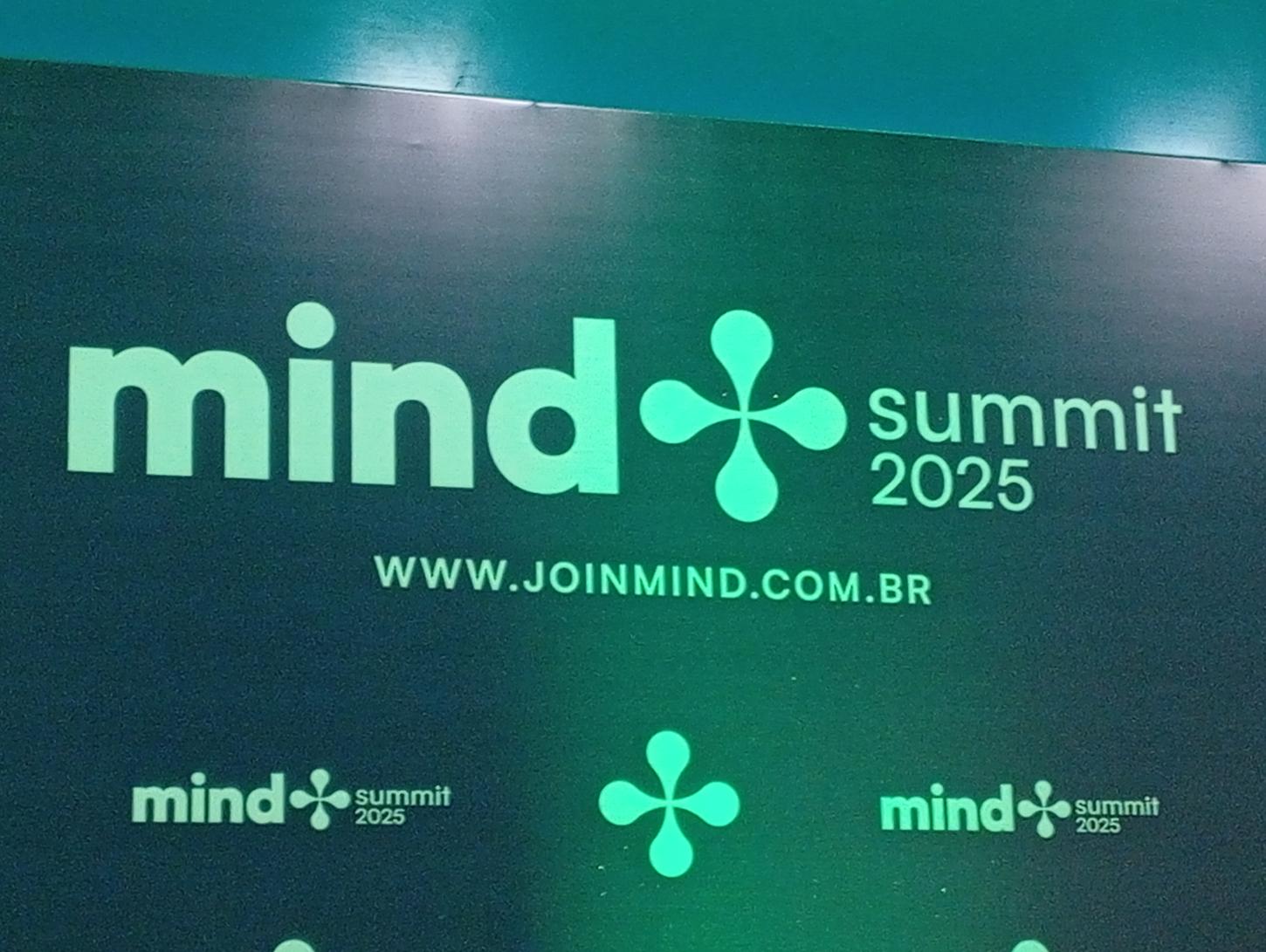 Mind Summit 2025: Gente feliz, brinda mais