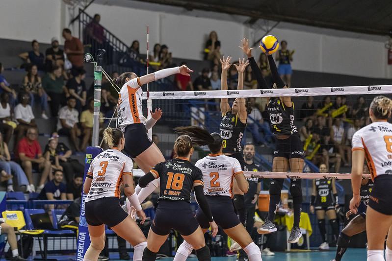 Osasco São Cristóvão Saúde é superado pelo Praia Clube, em Uberlândia