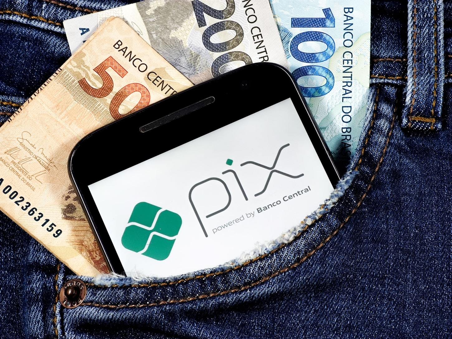 Pix Parcelado une rapidez e crédito, mas levanta alertas sobre endividamento