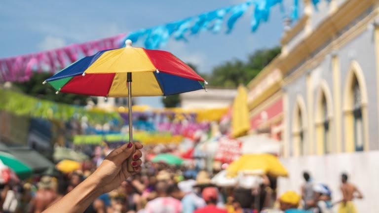 Síndrome do pós-Carnaval afeta produtividade e adia decisões estratégicas nas empresas