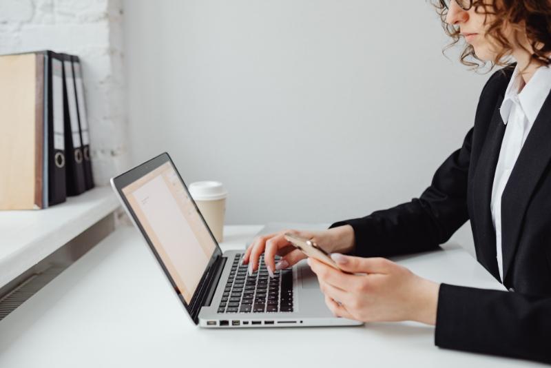 Mulheres recorrem à formação em tecnologia para driblar desigualdade de carreira e avançar no mercado