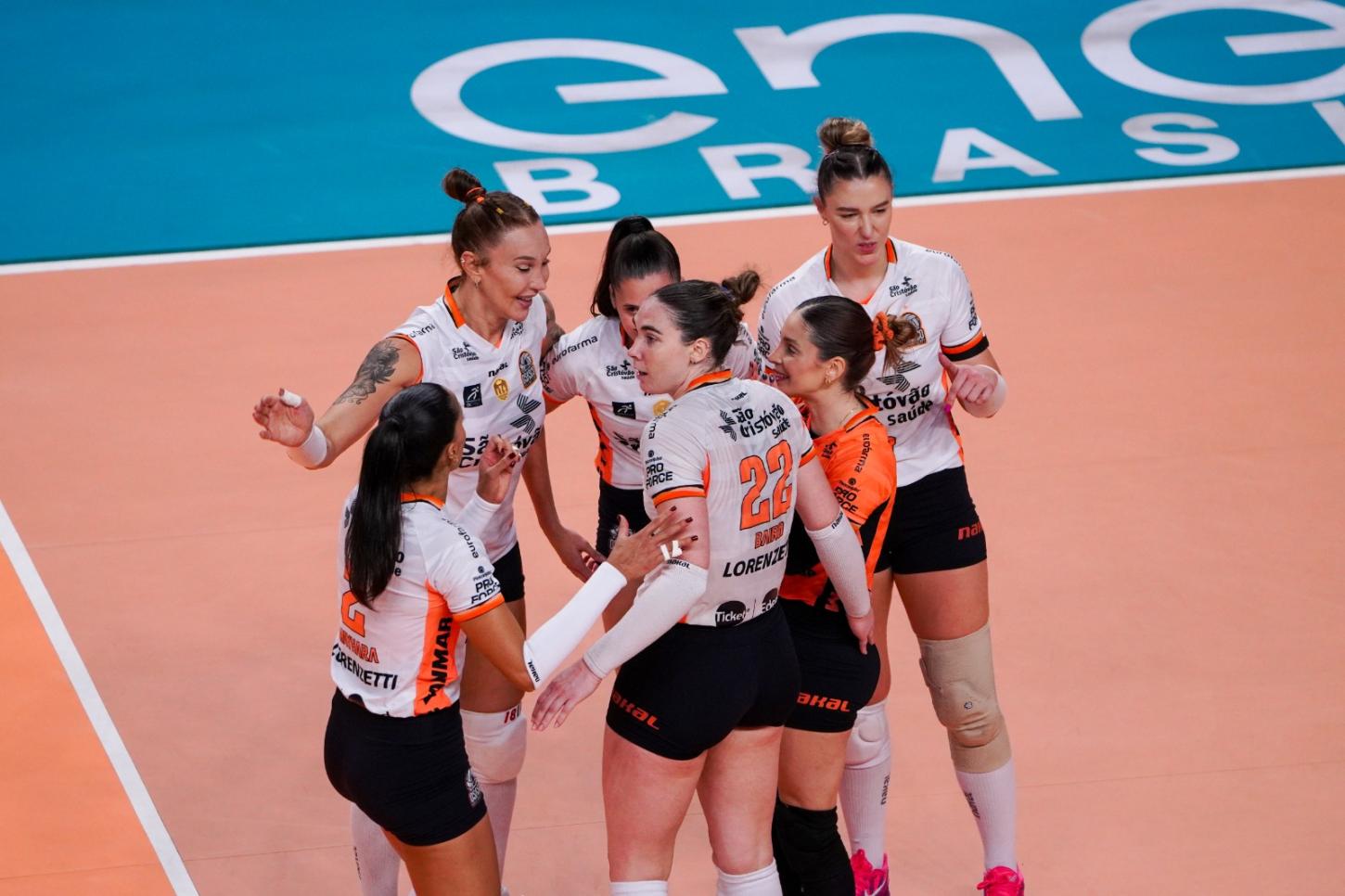 Osasco São Cristóvão Saúde bate Fluminense e está a uma vitória da semifinal da Superliga 25/26