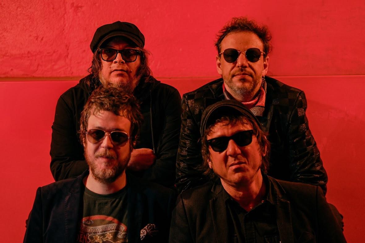 Cachorro Grande consolida retorno à estrada com show no Cine Joia