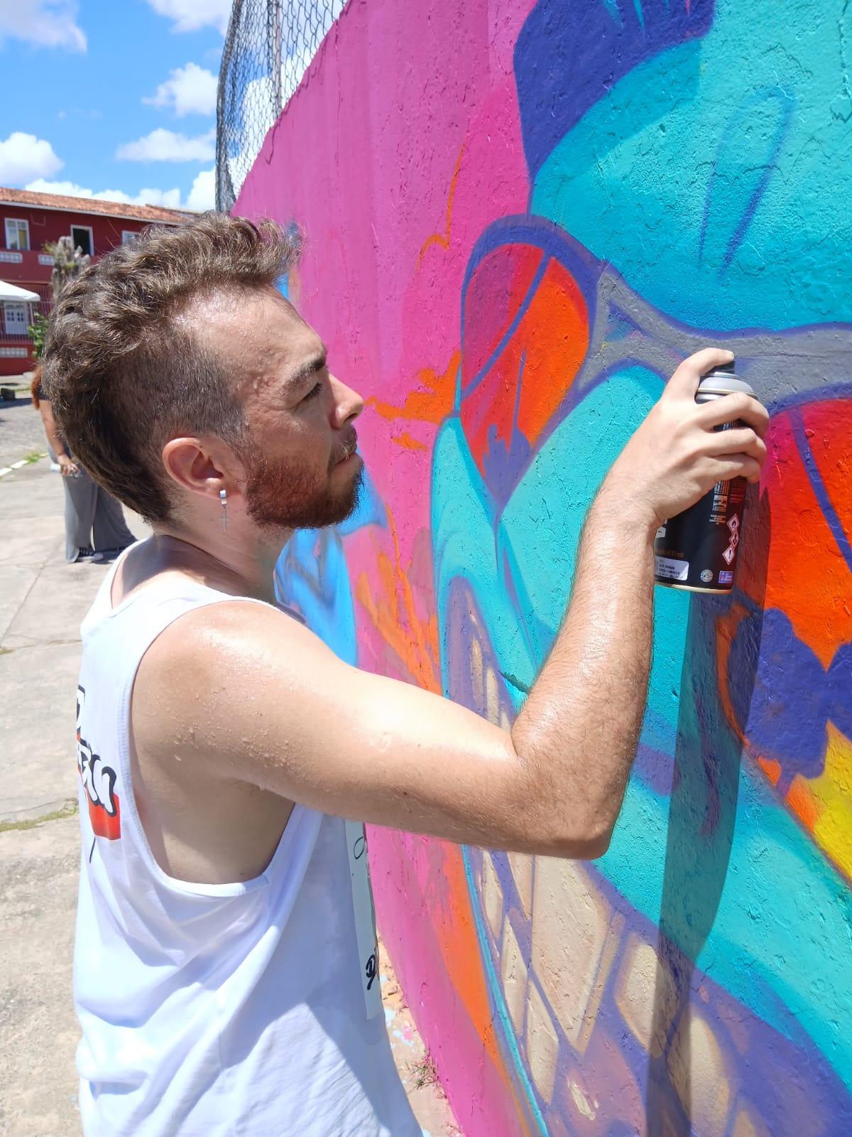 Graffiti #PraCegoVer avança na transformação da arte urbana em experiência tátil 