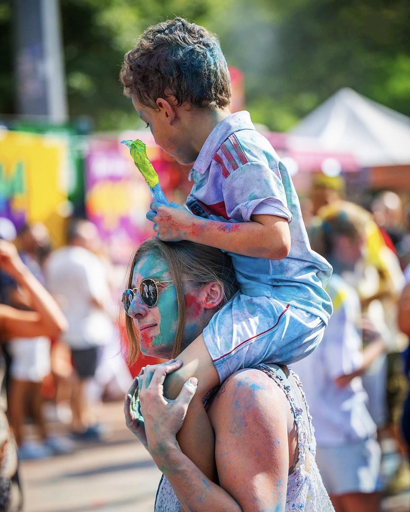 Holi Festival volta ao Largo da Batata com explosões de cores, gastronomia e cultura indiana na Capital