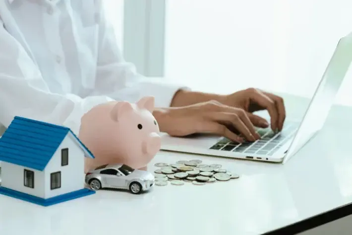 Juros elevados e endividamento familiar impulsionam a procura por consórcio