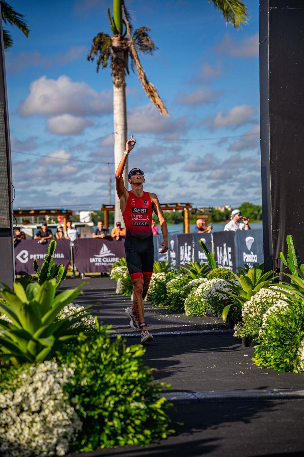 Luigi Vanzella é vice-campeão da segunda etapa do Brasileiro de Sprint Triathlon