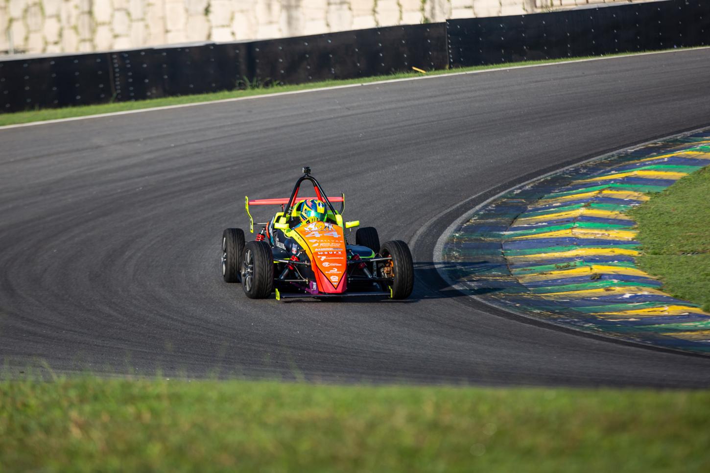 Piloto santista brilha na 2ª etapa da Fórmula eVolution