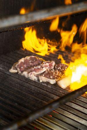 Restaurante paulistano agrega clássicos na brasa