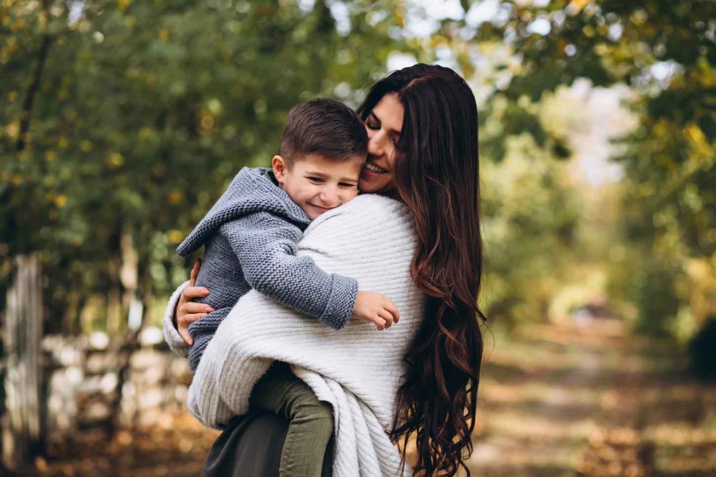 5 atitudes simples (e poderosas) que fortalecem o vínculo entre mães e filhos