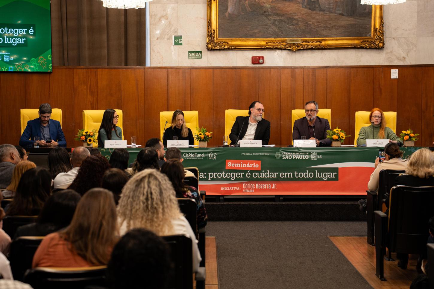 Agressores exploram confiança, jogos on-line e ausência de supervisão para aliciar adolescentes na internet