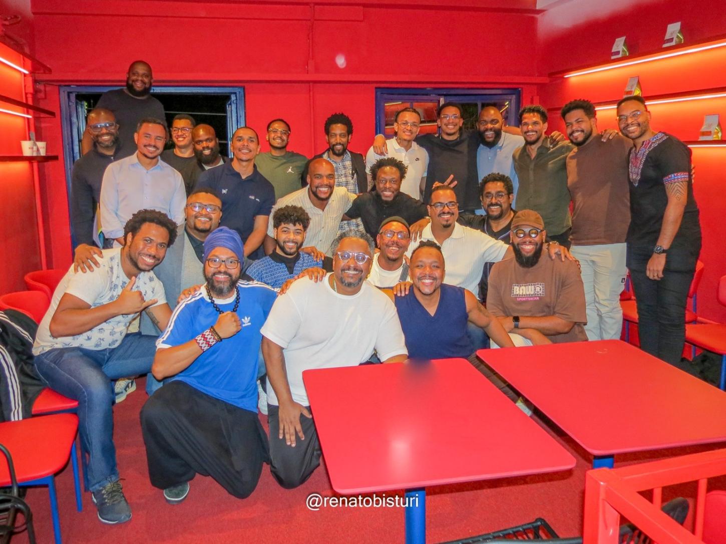 Coletivo criado por homens de origem africana transforma encontros em espaço de acolhimento, saúde mental e conexão na Capital