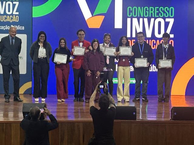 Escola de excelência para todos e ensino mão na massa