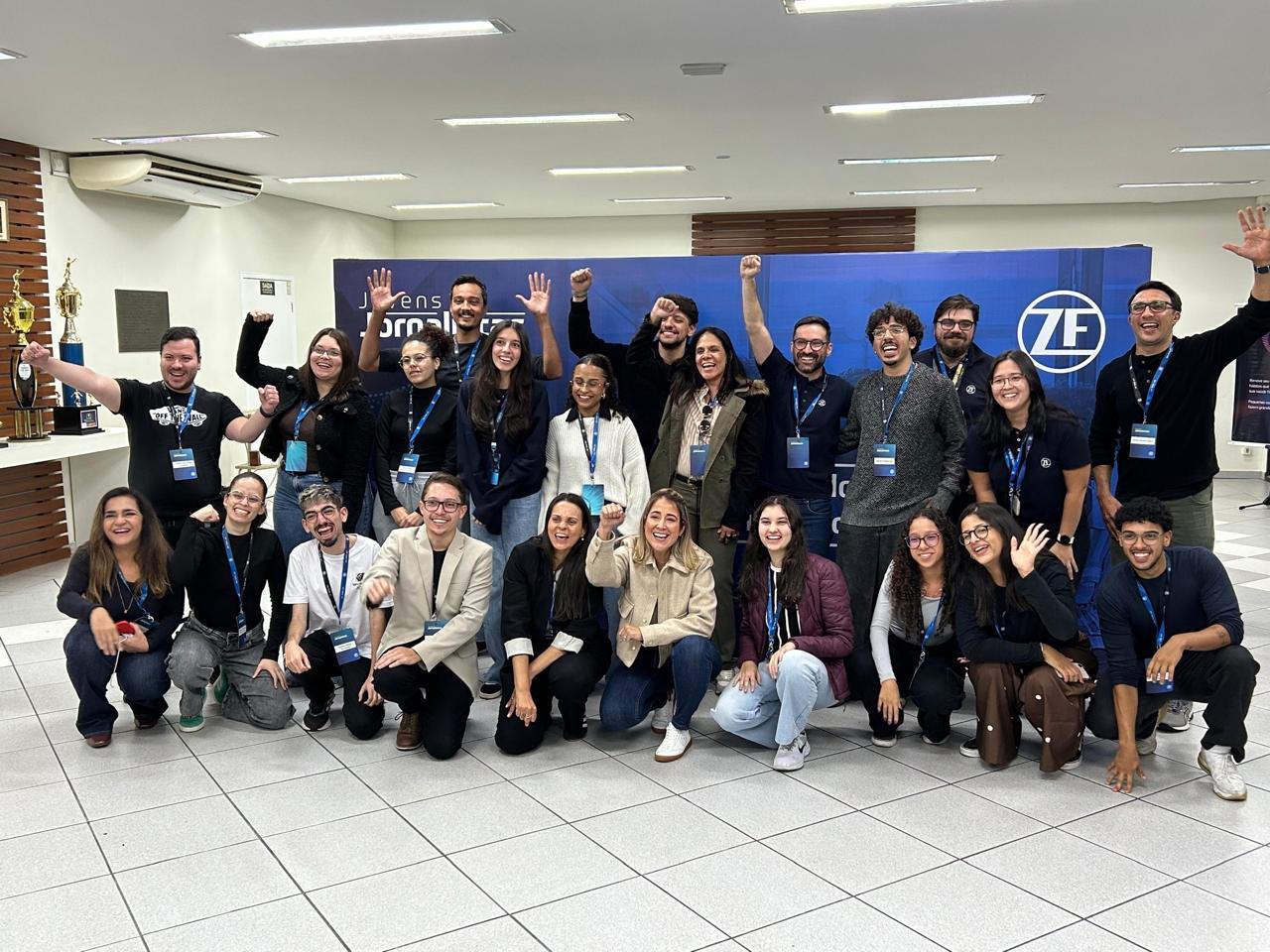 Multinacional abre suas portas para aproximar jovens jornalistas ao setor automotivo e de mobilidade