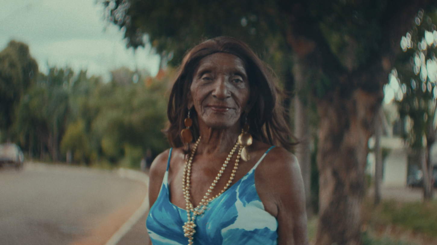 Premiada série lançará episódio especial que celebra os 93 anos de Tiana Cardeal, a travesti mais velha do Brasil
