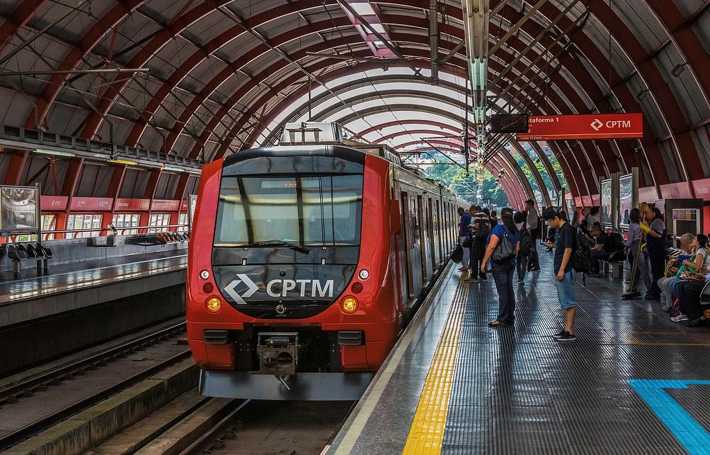 Trens e Metrô terão funcionamento 24h durante Virada Cultural 2026