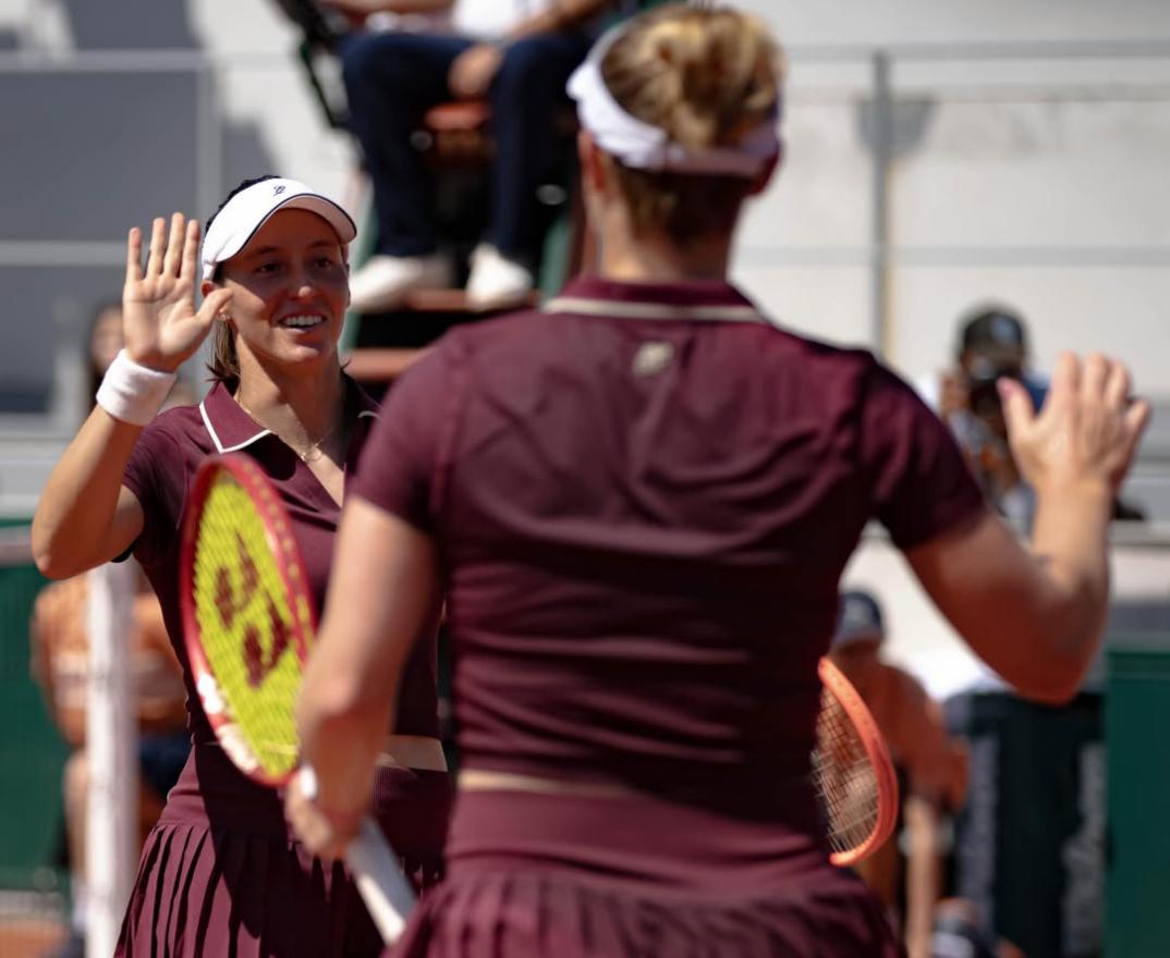 Luisa Stefani vai às quartas de final em Roland Garros pela primeira vez