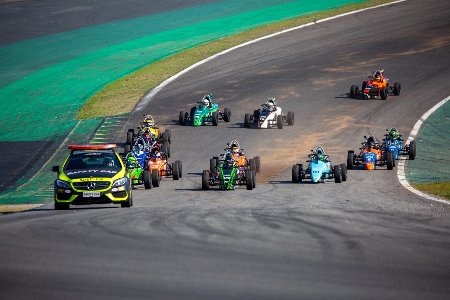 Médici e Veloso faturam vitórias na 4ª etapa do Paulista de Fórmula Vee em Interlagos