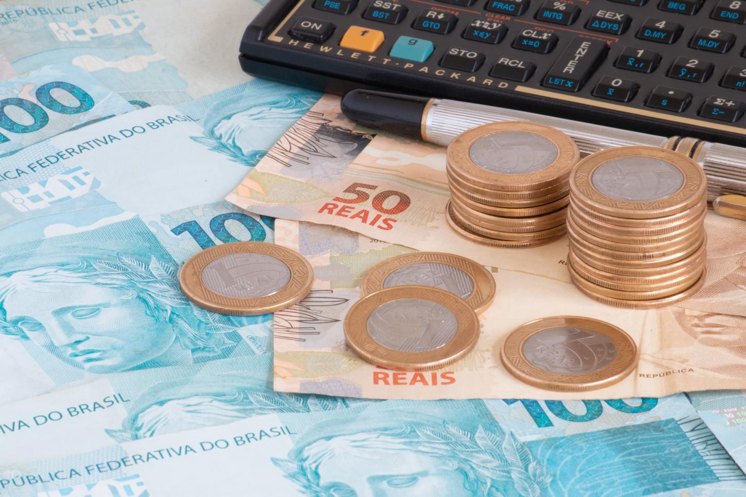Estudo aponta que setor financeiro investe mais em mídia que outras indústrias, mas tem retorno menor