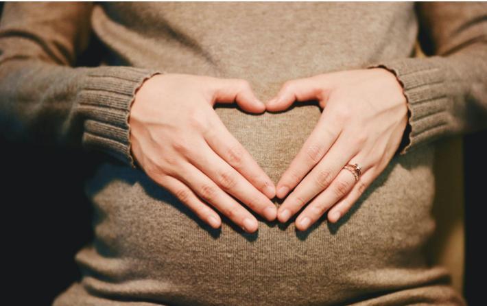 A maternidade invisível de mulheres com TDAH e autismo