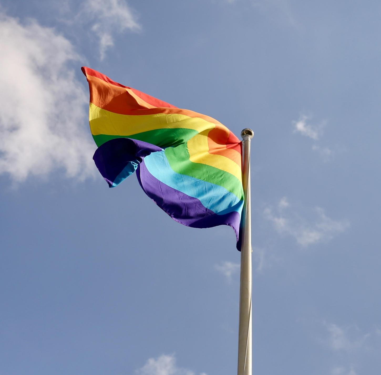 Discriminação LGBTQIA+ gera prejuízo bilionário