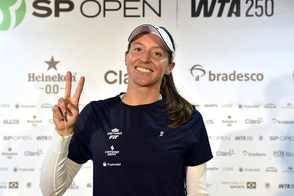 Luisa Stefani se prepara para o SP Open e atinge marca histórica com terceiro lugar do ranking mundial