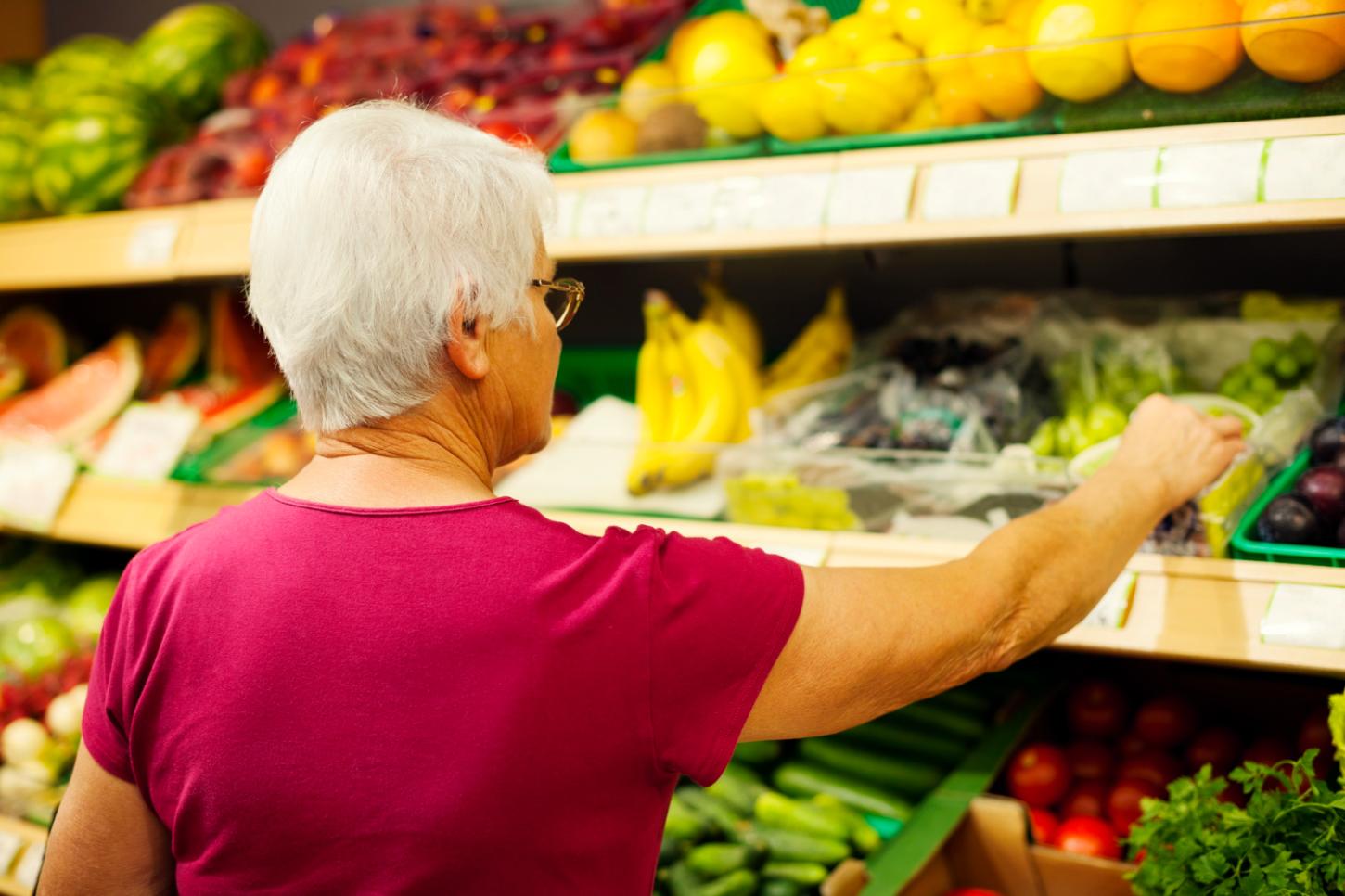 População 65+ são as que mais sentem o aperto no supermercado