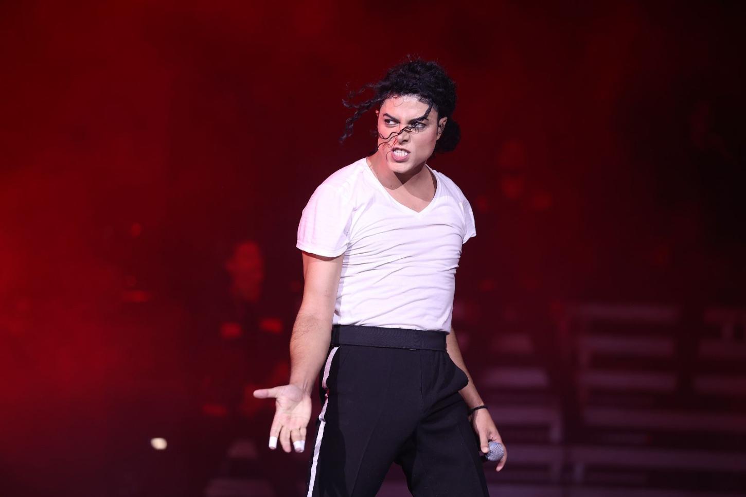 Rodrigo Teaser se apresenta em São Carlos com o maior tributo a Michael Jackson