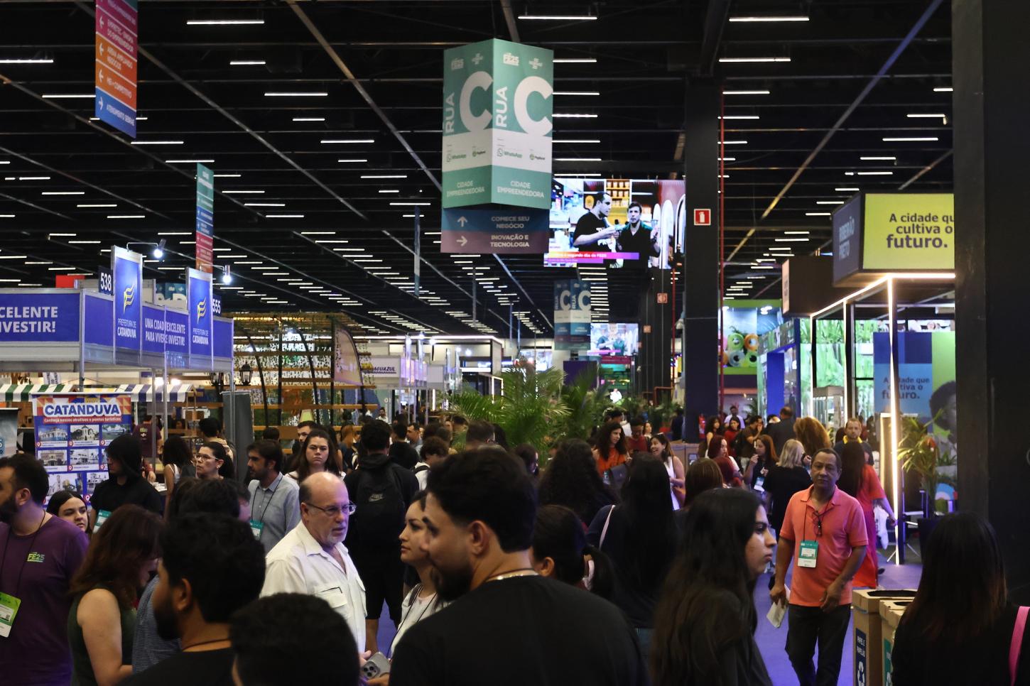 Arena da Felicidade estreia na Feira do Empreendedor com experiências voltadas ao bem-estar