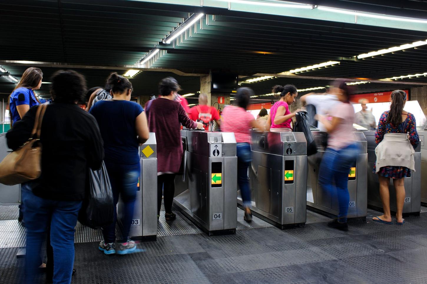 Linhas de ônibus metropolitanos, trem e metrô tem gratuidade durante o domingo de 2º turno das eleições