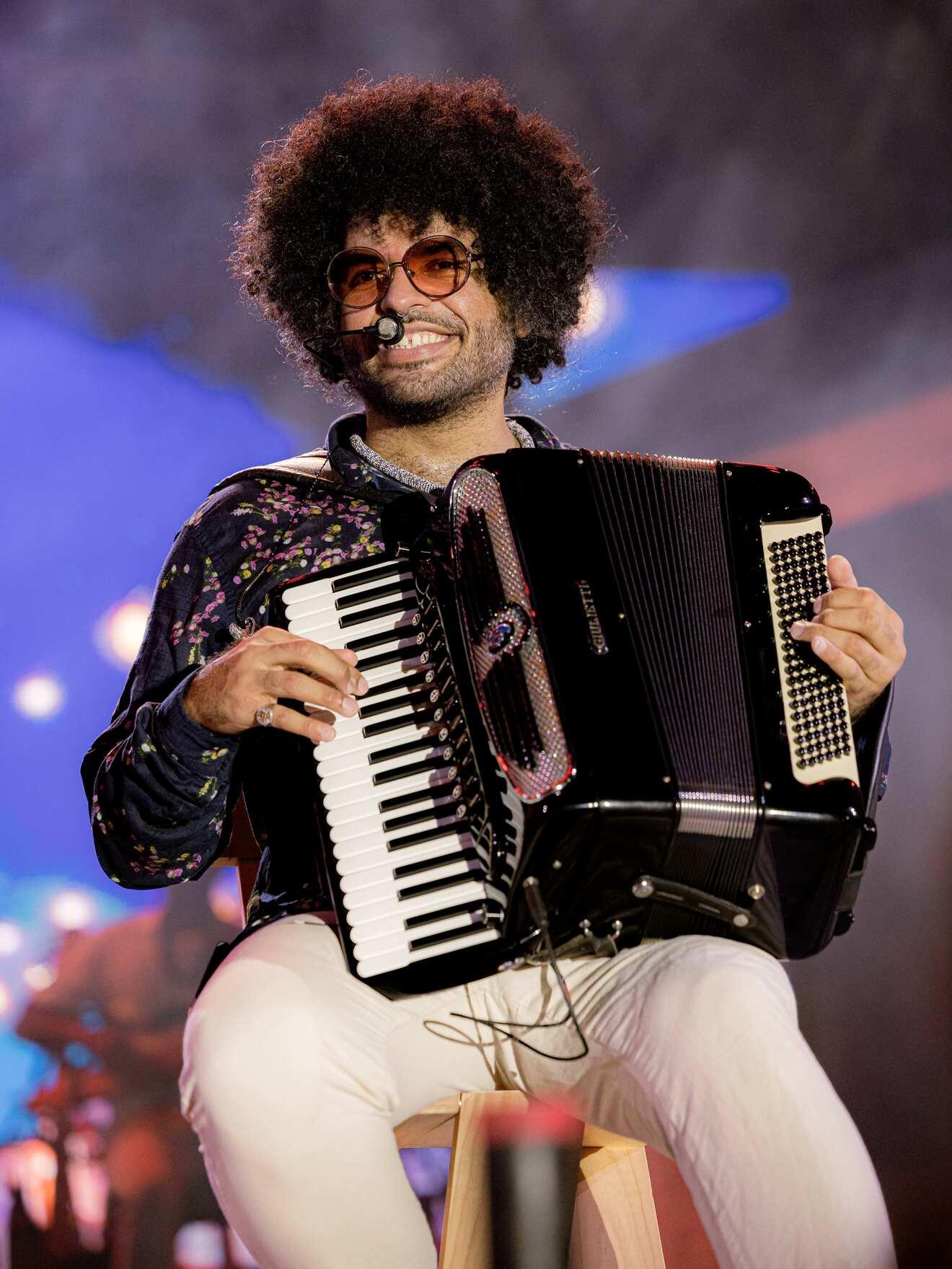 Mariana Aydar e Mestrinho são as atrações do projeto “A Farra tá On”