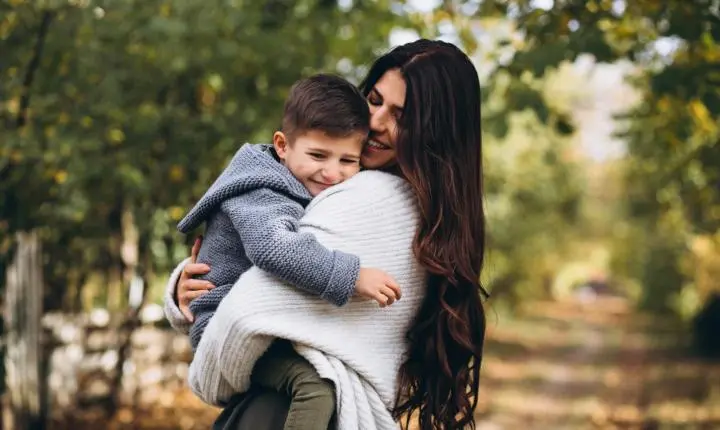 5 atitudes simples (e poderosas) que fortalecem o vínculo entre mães e filhos