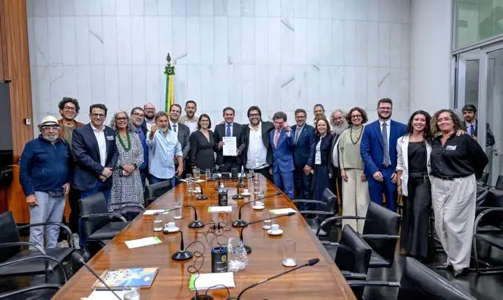 Atletas pelo Brasil participa de mobilização em Brasília pela aprovação da PEC que preserva incentivos estaduais e municipais ao esporte e à cultura