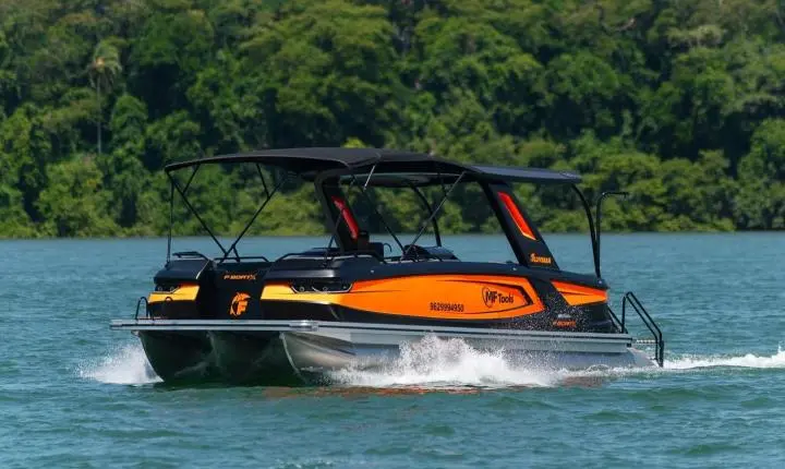 Barcos para até 25 pessoas, com churrasqueira e escorregador chegam ao São Paulo Boat Show