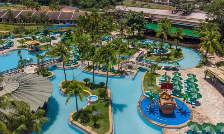 Blue Tree Thermas de Lins transforma outubro em temporada de diversão