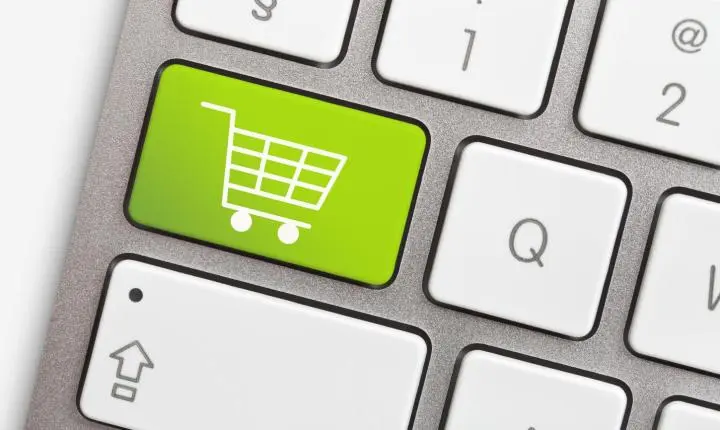 Cinco dicas para economizar com delivery, aplicativos e compras online