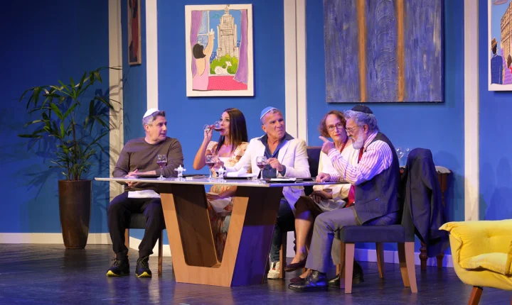 Clássico da comédia nacional, com Eri Johnson, estreia nova temporada, dia 12 de junho, no Teatro UOL