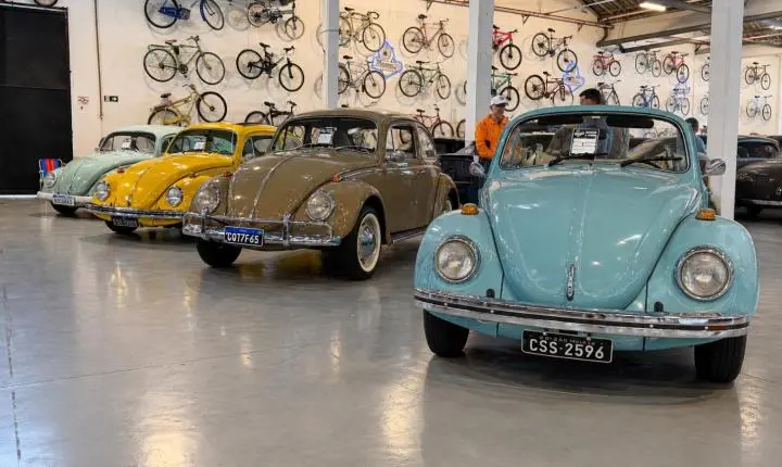 Com entrada franca, Mooca recebe encontro de compra e troca de carros antigos e motos clássicas que resgata tradição dos anos 70 e 80