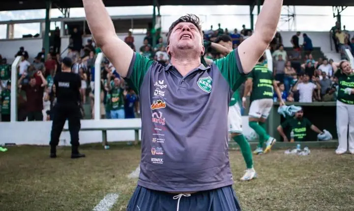 Como a educação ajudou um zelador de estádio a se tornar o melhor técnico do Paulista