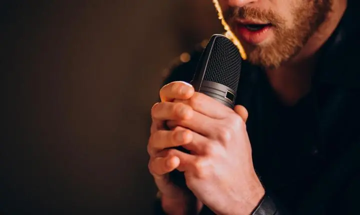 Como profissionais que utilizam a voz podem preservar a saúde vocal?