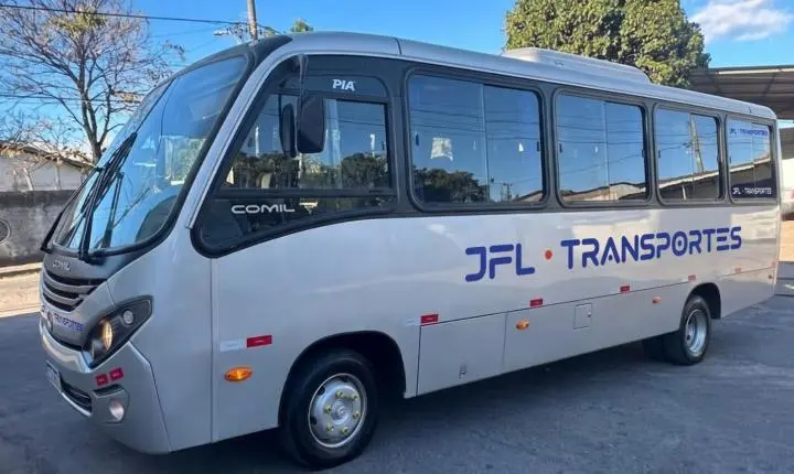 Concessionária disponibiliza transporte gratuito de van para garantir travessia segura de pedestres em Vargem