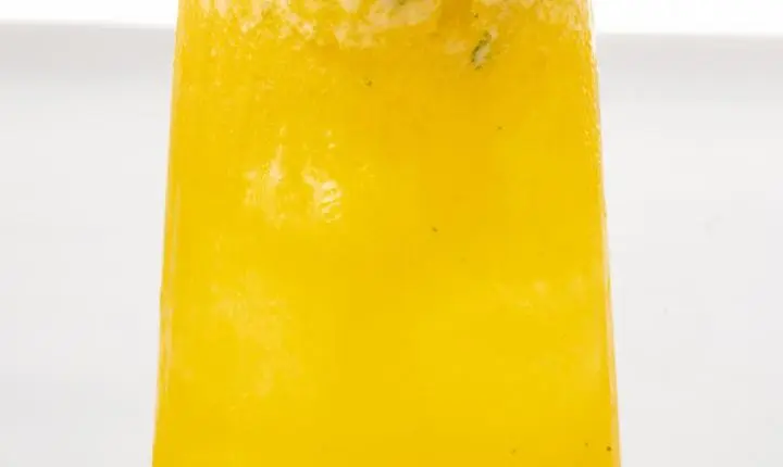 Copa do Mundo: Descubra como preparar drinks com as cores da bandeira do Brasil para torcer para a seleção