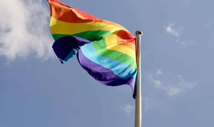 Discriminação LGBTQIA+ gera prejuízo bilionário