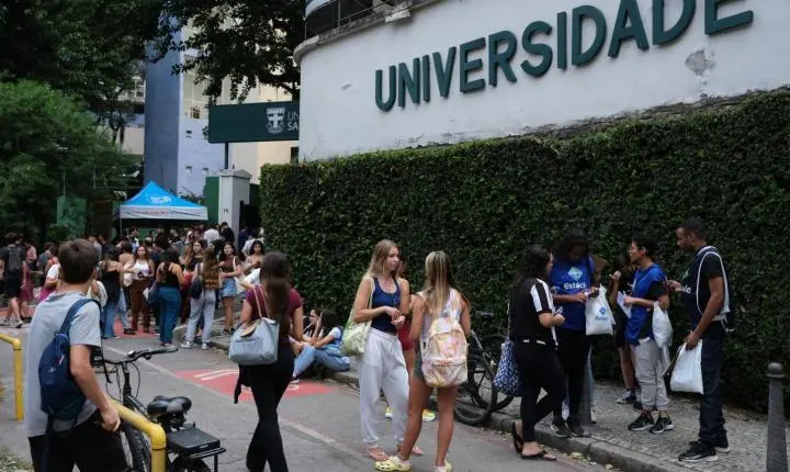ENEM 2026 impulsiona procura por cursos online gratuitos