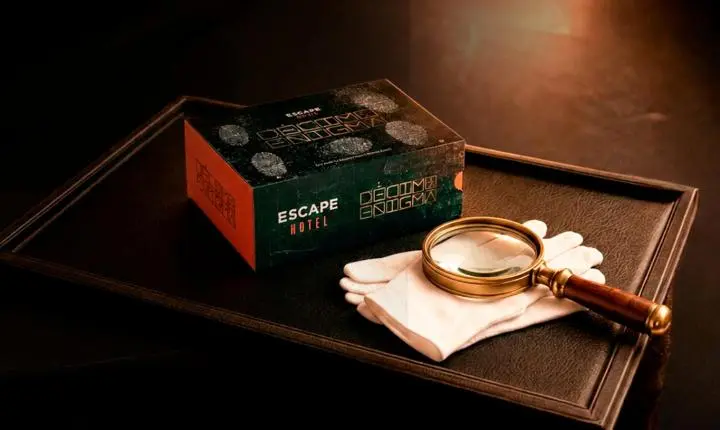 Escape Hotel celebra 10 anos com lançamento de seu primeiro escape room de mesa