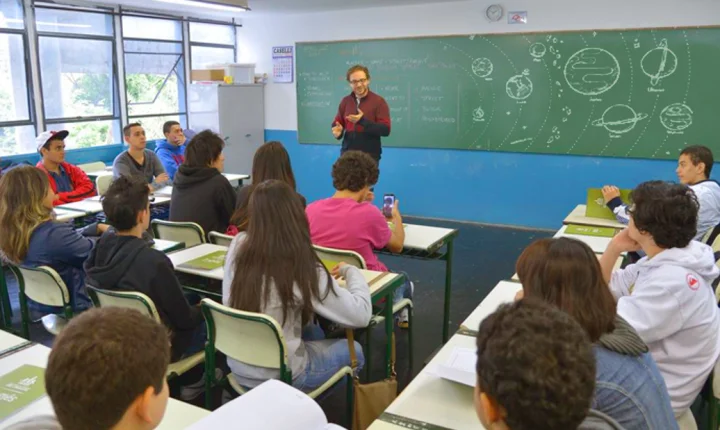 Estado abre inscrições para professores com diferentes formações e experiências profissionais