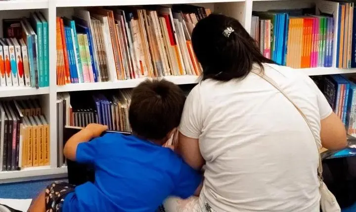 Férias em shopping paulistano reúne diferentes histórias da literatura infantojuvenil em A Hora do Conto 