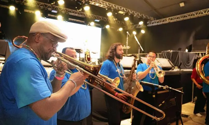 Festival leva a essência de New Orleans (EUA) para as ruas de São Sebastião pelo segundo fim de semana consecutivo