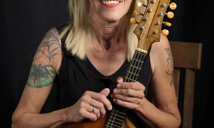 Itaú Cultural recebe Sintia Piccin e Jane do Bandolim em duas edições da Sonora Brasiliana de abril